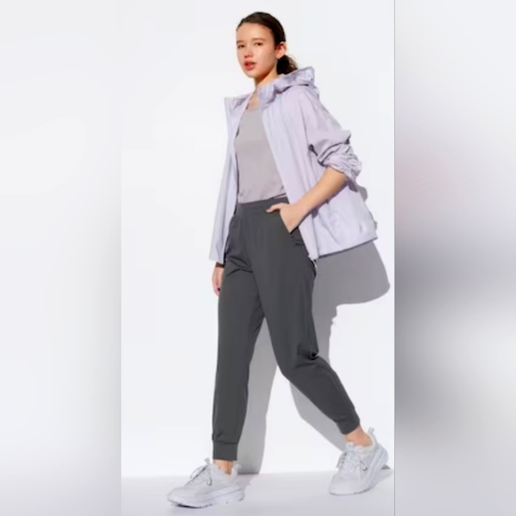 💠2/$25💠Uniqlo Ultra Stretch Active Joggers - Picture 1 of 8